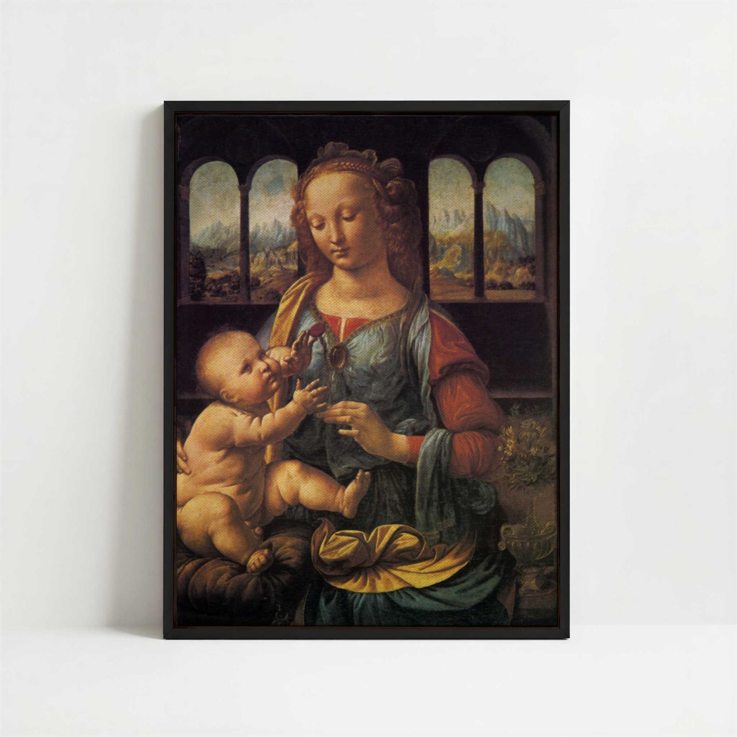 Framed Canvas - Framed canvas in black frame