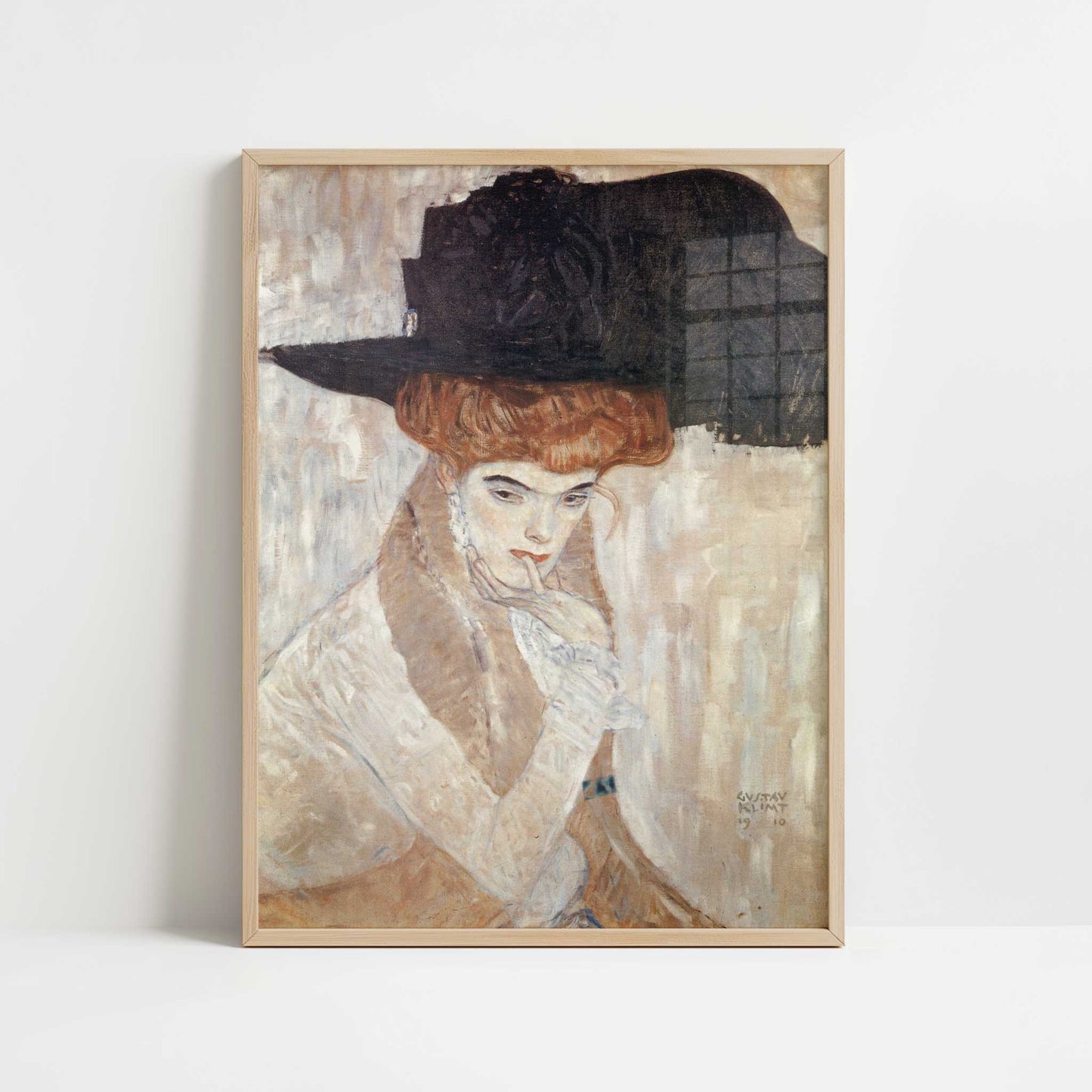 Black Feather Hat (1910) by Gustav Klimt – Art Print - Art print in oak frame