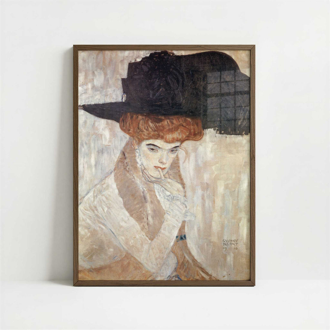 Black Feather Hat (1910) by Gustav Klimt – Art Print - Art print in dark wood frame