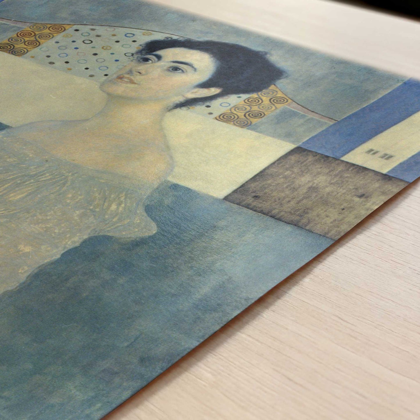 Portrait of Margaret Stonborough Wittgenstein (1905) by Gustav Klimt – Art Print - Close-up detail of the art print