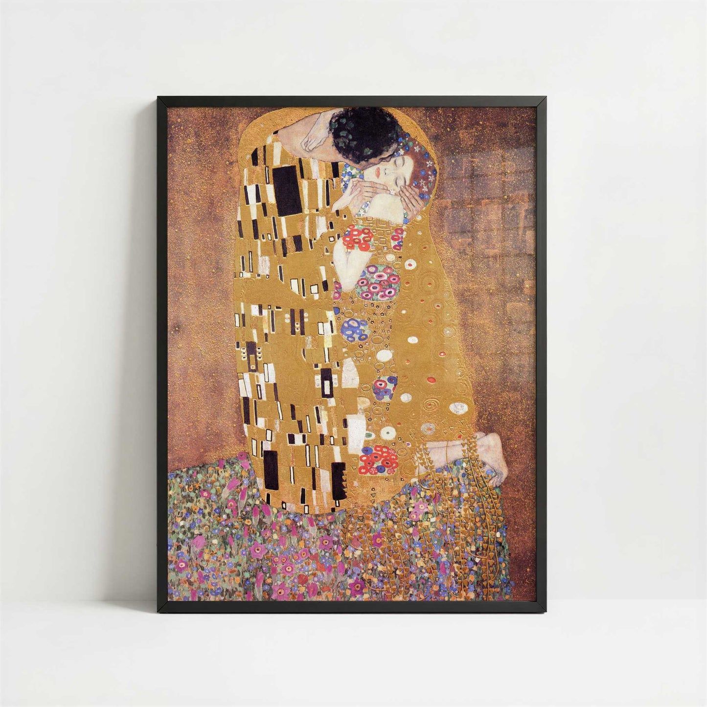 The Kiss (1909) by Gustav Klimt – Art Print - Art print in black frame
