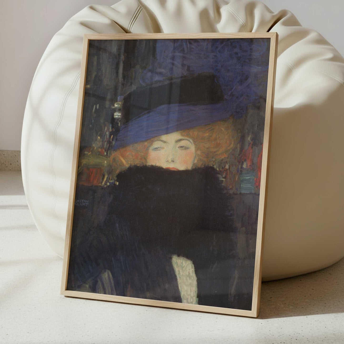 Woman with Hat & Feather Boa (1909) by Gustav Klimt – Art Print - Interior inspiration