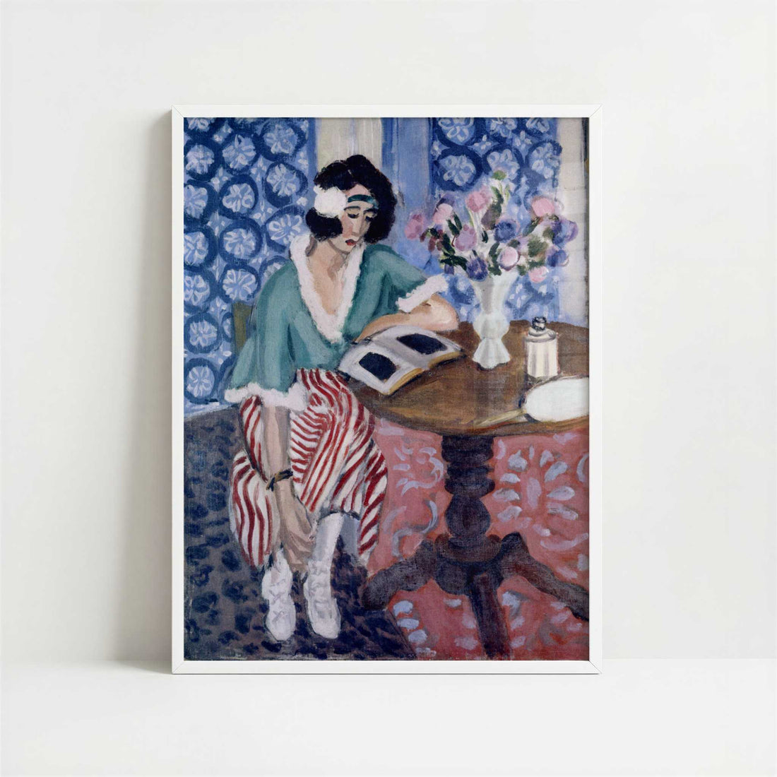Reading Woman at a Table (1921) by Henri Matisse – Art Print - Art print in white frame