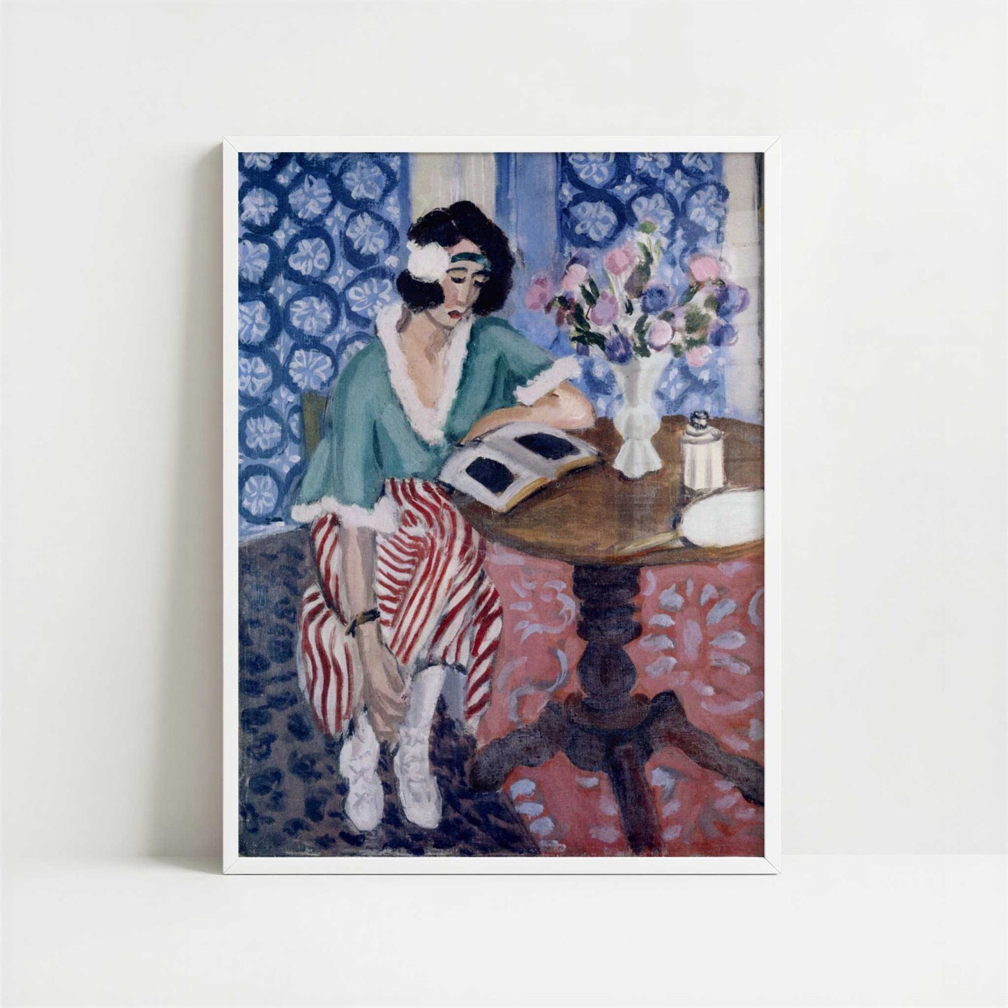 Reading Woman at a Table (1921) by Henri Matisse – Art Print - Art print in white frame
