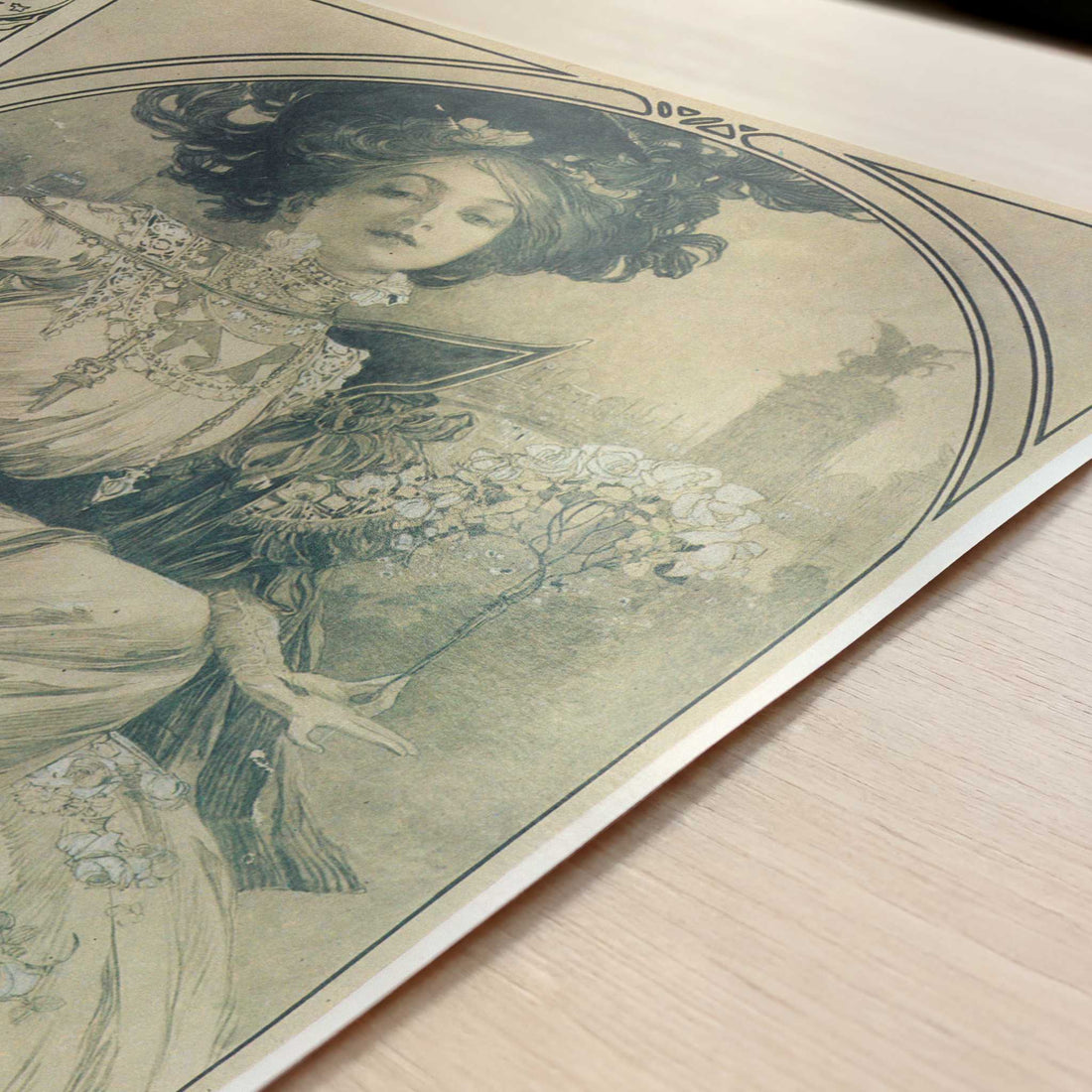 Invitation to a Banquet (1900) by Alphonse Mucha – Art Print - Close-up detail of the art print