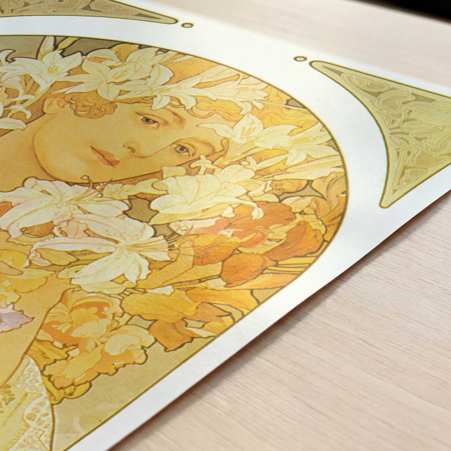 La Fleur (1897) by Alphonse Mucha – Art Print - Close-up detail of the art print