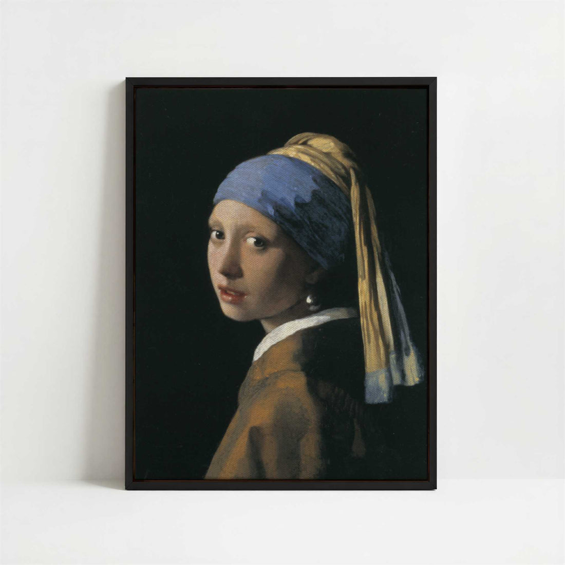 Framed Canvas - Framed canvas in black frame