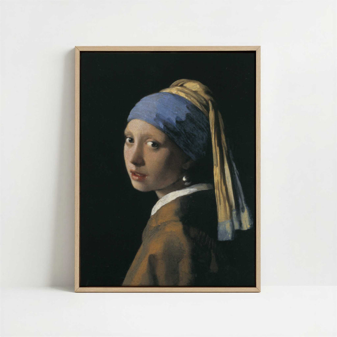 Framed Canvas - Framed canvas in oak color frame